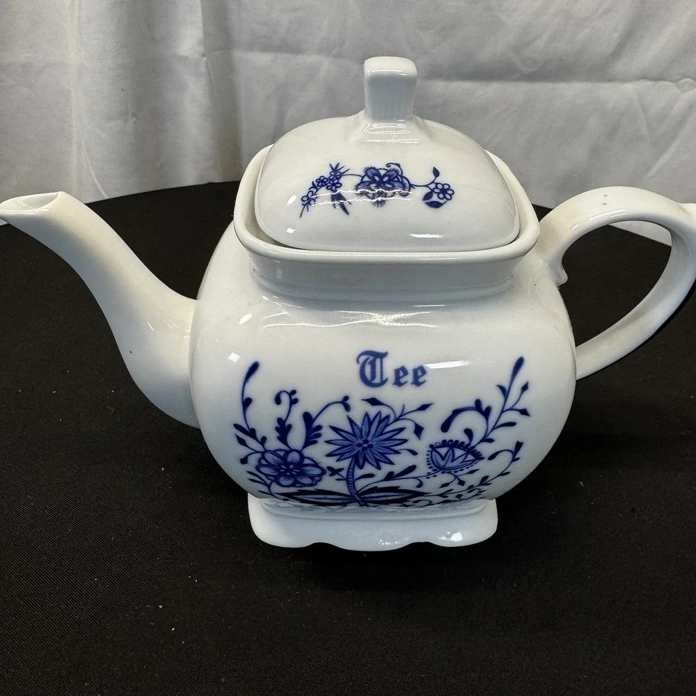 Vintage Blue &‎ White Onion Pattern German TEE Kettle